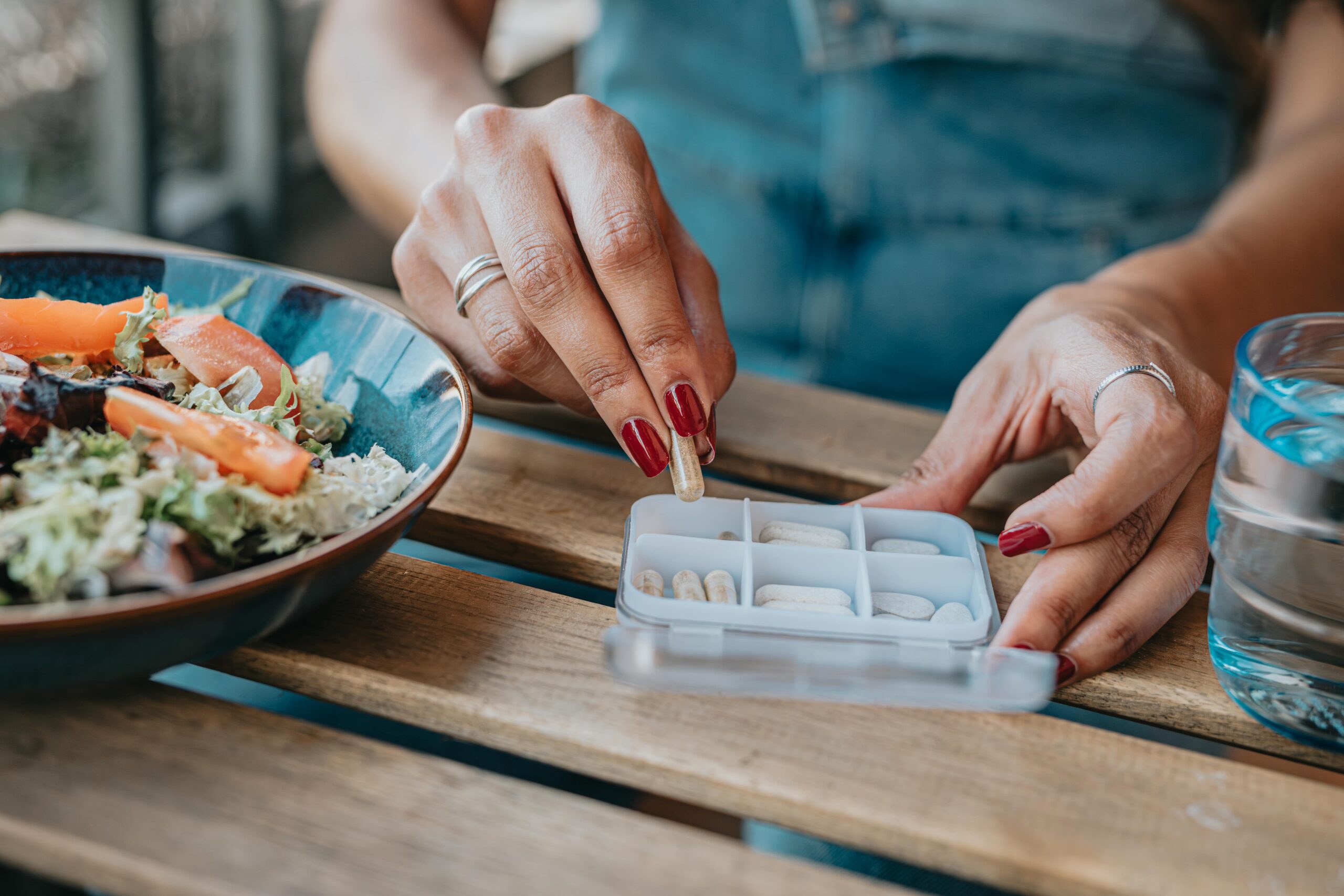 Suplementar estas vitaminas na menopausa ajuda a aliviar sintomas e prevenir complicações Suplementar estas vitaminas na menopausa ajuda a aliviar sintomas e prevenir complicações